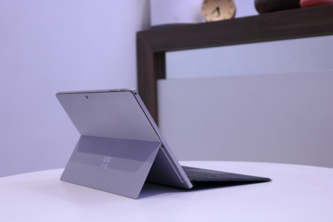 Surface Pro 2017 ( i5/4GB/128GB ) + Type Cover 2